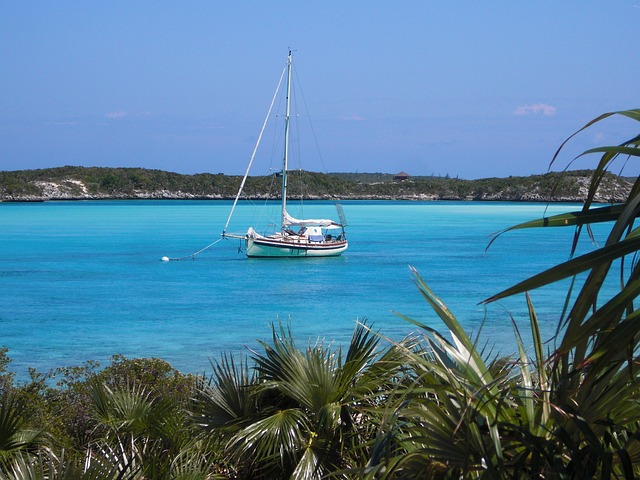 The Bahamas, best places for Canadians to move to